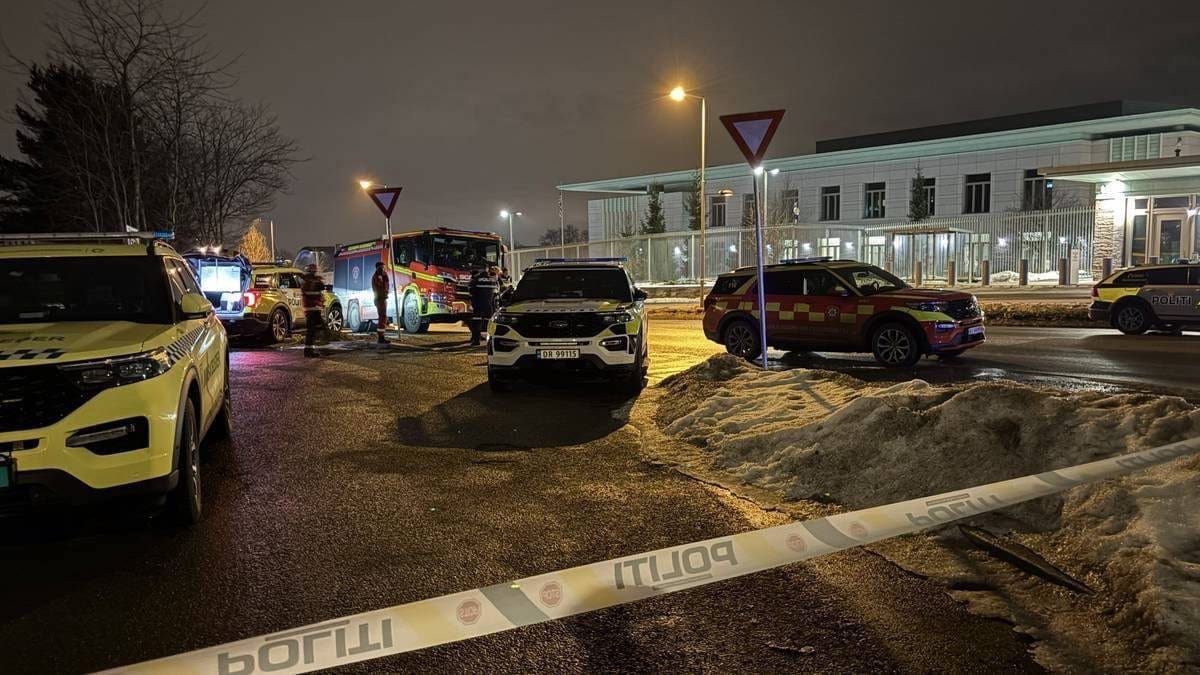 Blast hits u. S. Embassy consular entrance in oslo, prompting major police response