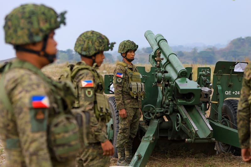 The Philippines as the Bulwark for a Free and Open Indo-Pacific (FOIP) 5 Filipino soldiers prepare for a live-fire exercise as part of the us-philippines balikatan military exercises.