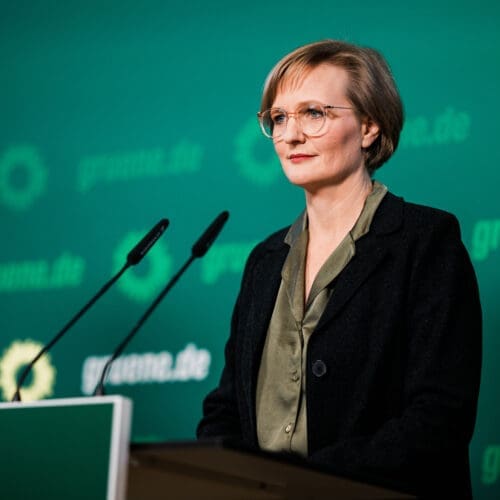 Volatile convergence: how germany's green party and conservative party are testing each other's waters