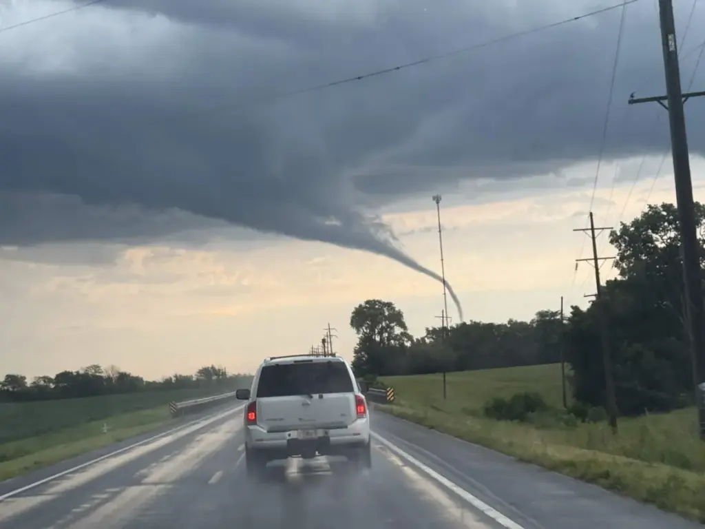 Severe weather strikes the midwest - more expected today