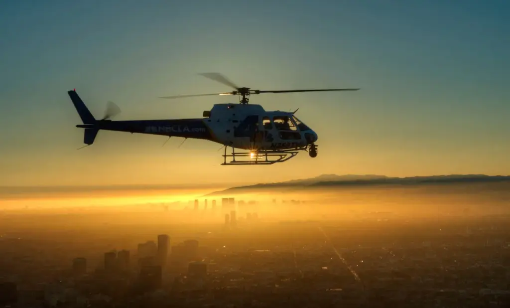 3 dead after NBC Los Angeles NewsChopper4 crashes 1 Nbc los angeles newscopper4 in flight.